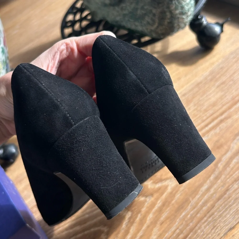 NIB RARE Stuart Weitzman Black Suede ChicPump Kitten Heels Size 9